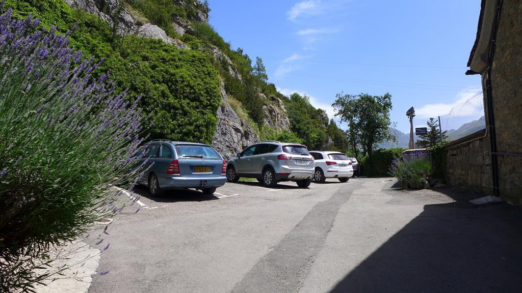 Hotel Mariana Tramacastilla de Tena Eksteriør billede