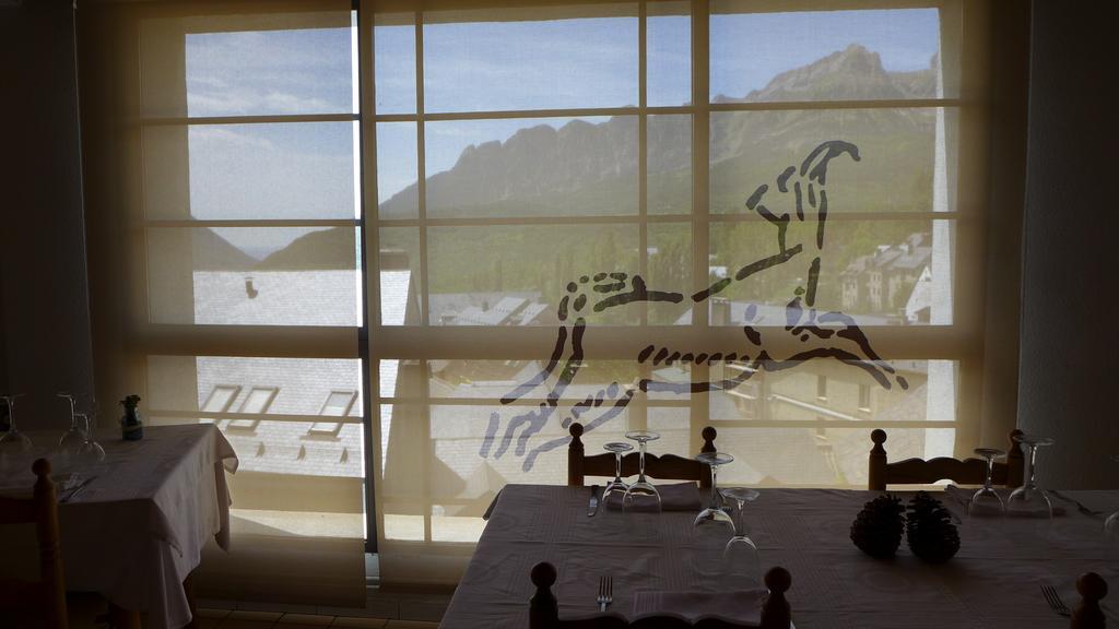 Hotel Mariana Tramacastilla de Tena Eksteriør billede