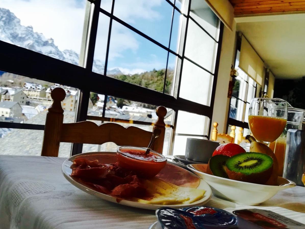 Hotel Mariana Tramacastilla de Tena Eksteriør billede