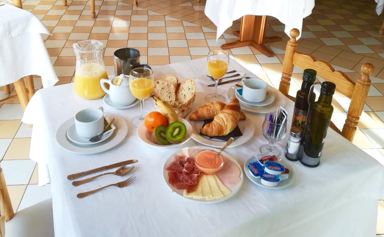 Hotel Mariana Tramacastilla de Tena Eksteriør billede
